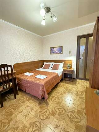 Гостиница Атриум Дивноморское Двухкомнатный семейный четырехместный с балконом-1