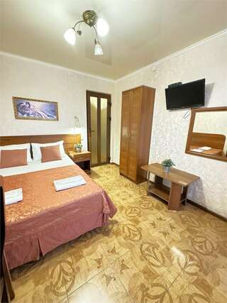 Гостиница Атриум Дивноморское Двухкомнатный семейный четырехместный с балконом-3