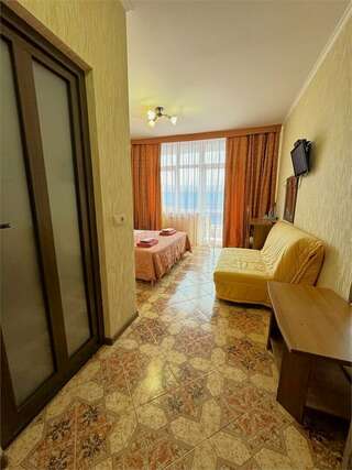 Гостиница Атриум Дивноморское Двухместный комфорт с балконом (невидовой) и доп местом-5