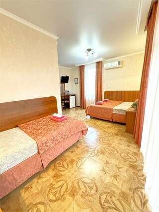 Гостиница Атриум Дивноморское Трехместный комфорт с панорамными окнами-2