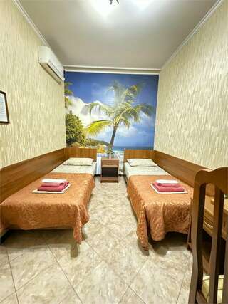 Гостиница Атриум Дивноморское Двухместный стандарт с раздельными кроватями (окно выходит в атриум отеля)-2