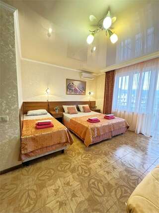 Гостиница Атриум Дивноморское Трехместный комфорт с балконом с доп местом-4