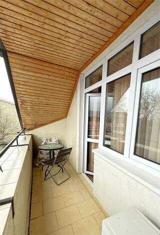 Гостиница Атриум Дивноморское Семейный четырехместный комфорт с балконом и доп местом-9