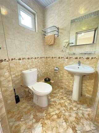 Гостиница Атриум Дивноморское Двухместный комфорт с двуспальной кроватью с доп местом-7