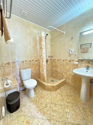 Гостиница Атриум Дивноморское Двухместный комфорт с балконом и доп местом-10