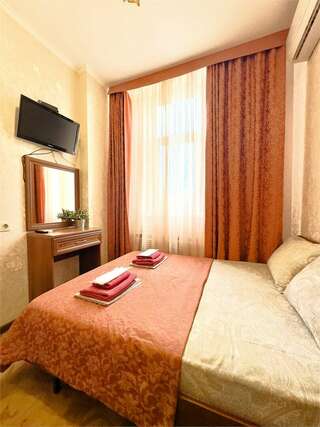 Гостиница Атриум Дивноморское Двухместный эконом с двуспальной кроватью 8м2-2